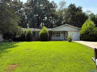 5020 Ortega Circle NW, Huntsville, AL 35810