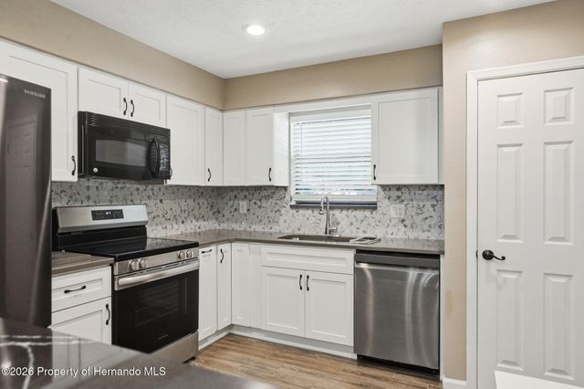 913 Candlebrook Lane, Brooksville, FL 34601