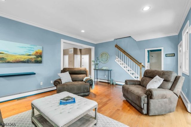 104 Bishops Rock Rd, Hopatcong Boro, NJ 07843