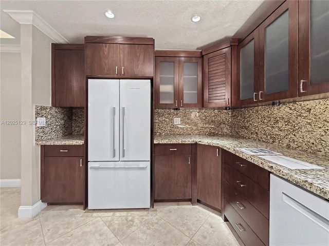 500 Bonnie Brae Way 17, Hollywood, FL 33021
