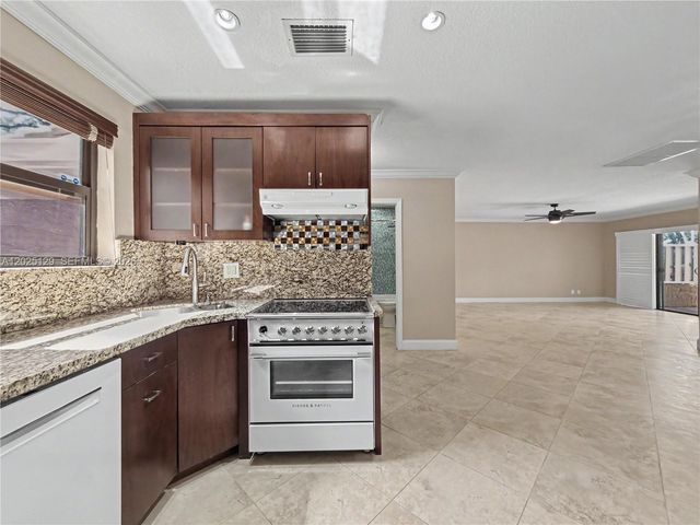 500 Bonnie Brae Way 17, Hollywood, FL 33021