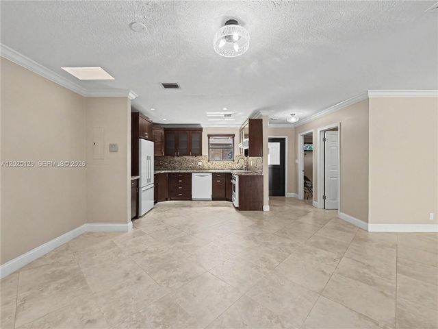 500 Bonnie Brae Way 17, Hollywood, FL 33021