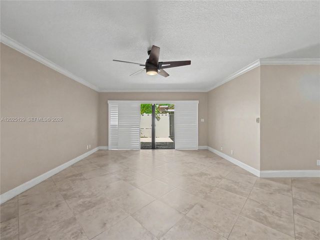 500 Bonnie Brae Way 17, Hollywood, FL 33021