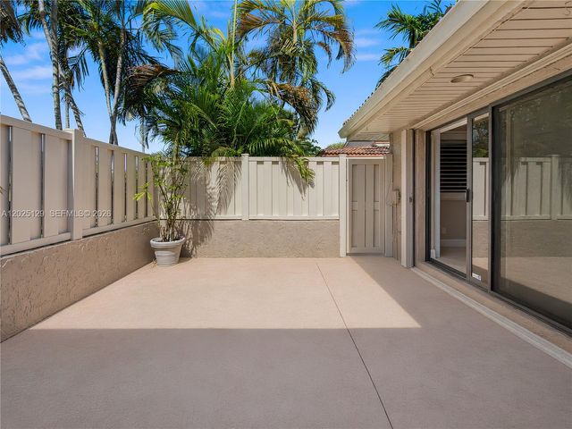 500 Bonnie Brae Way 17, Hollywood, FL 33021