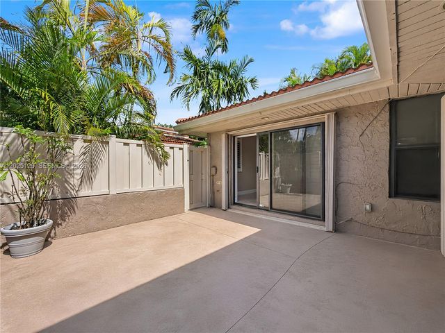 500 Bonnie Brae Way 17, Hollywood, FL 33021