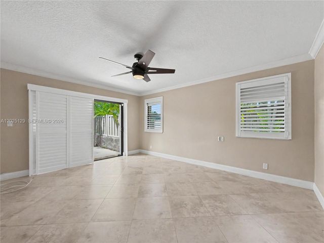 500 Bonnie Brae Way 17, Hollywood, FL 33021