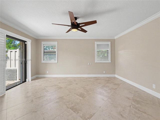 500 Bonnie Brae Way 17, Hollywood, FL 33021