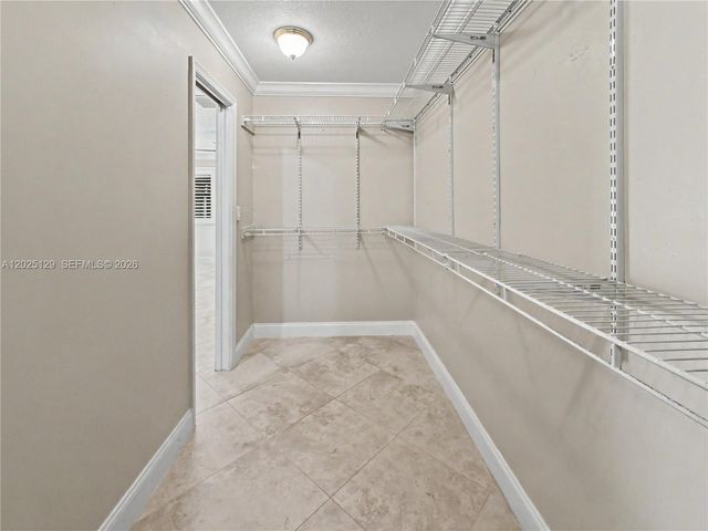 500 Bonnie Brae Way 17, Hollywood, FL 33021