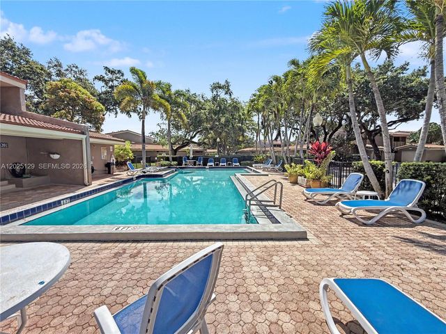 500 Bonnie Brae Way 17, Hollywood, FL 33021