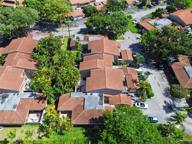 500 Bonnie Brae Way 17, Hollywood, FL 33021