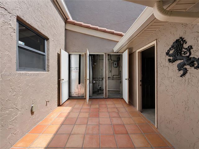 500 Bonnie Brae Way 17, Hollywood, FL 33021