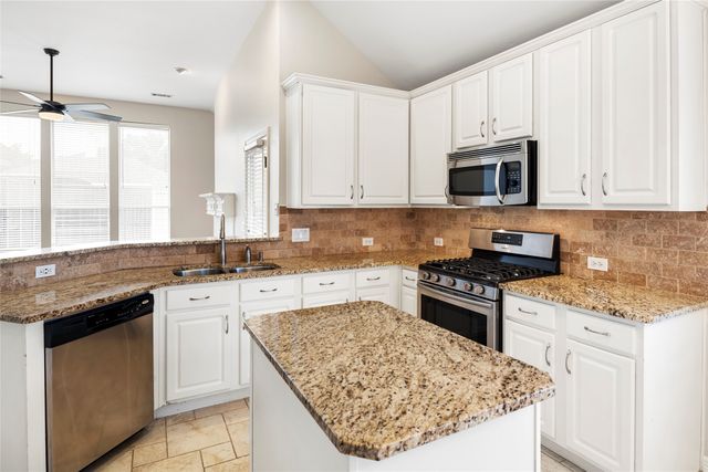 465 Ridge Meade Drive, Lewisville, TX 75067