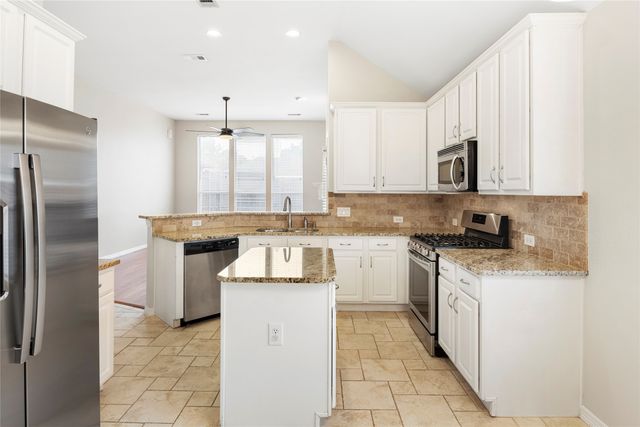 465 Ridge Meade Drive, Lewisville, TX 75067