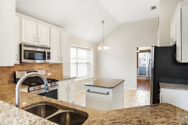 465 Ridge Meade Drive, Lewisville, TX 75067