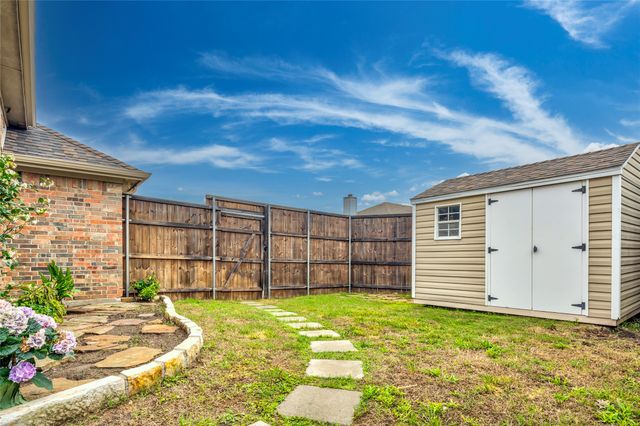 465 Ridge Meade Drive, Lewisville, TX 75067