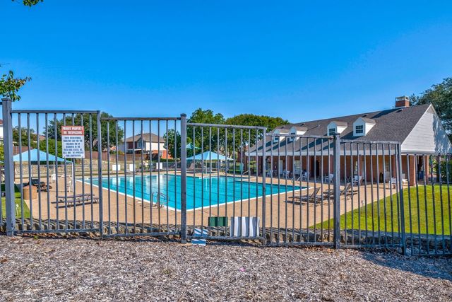 465 Ridge Meade Drive, Lewisville, TX 75067