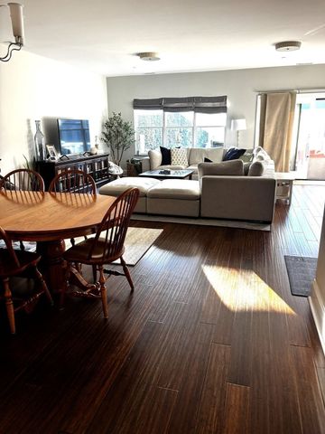 33 H Street 302, Boston, MA 02127
