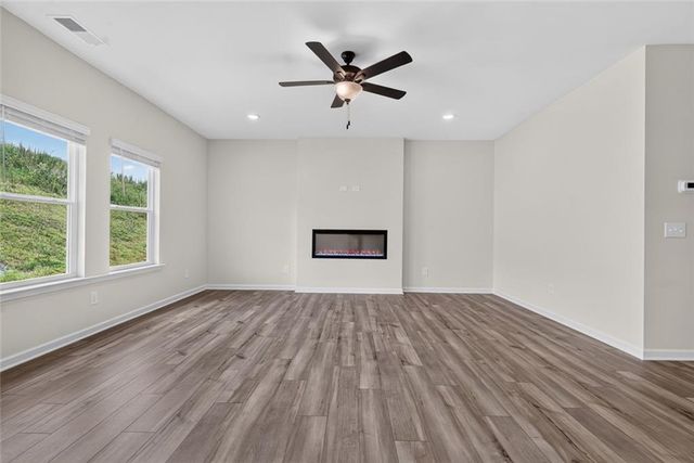 219 Shire Loop, Calhoun, GA 30701