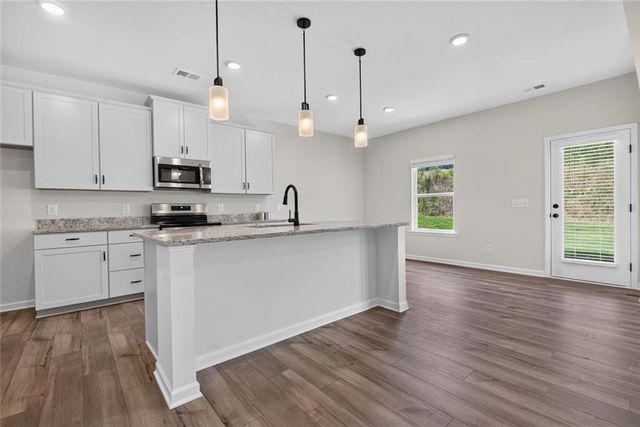 219 Shire Loop, Calhoun, GA 30701