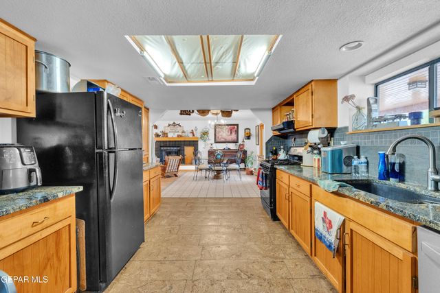 6040 STRAHAN Road, El Paso, TX 79932