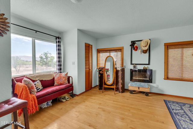 6040 STRAHAN Road, El Paso, TX 79932