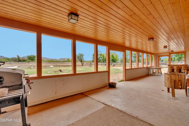 6040 STRAHAN Road, El Paso, TX 79932