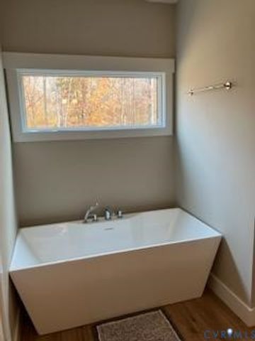 33051 Walnut Grove Farm Ln, Hanover, VA 23069