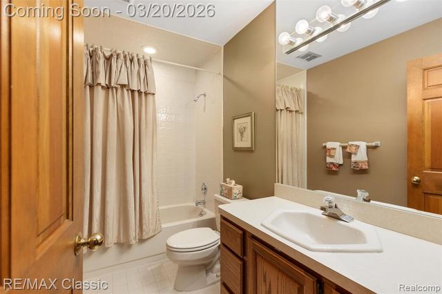 45105 Dunbarton Drive, Novi, MI 48375