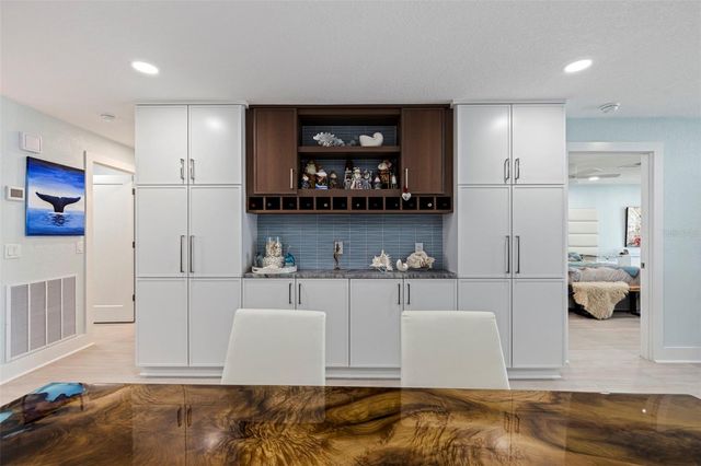 479 BOCA CIEGA POINT BOULEVARD S 1205, St Petersburg, FL 33708