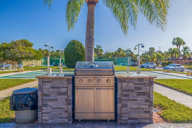 479 BOCA CIEGA POINT BOULEVARD S 1205, St Petersburg, FL 33708