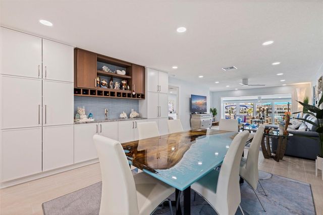 479 BOCA CIEGA POINT BOULEVARD S 1205, St Petersburg, FL 33708