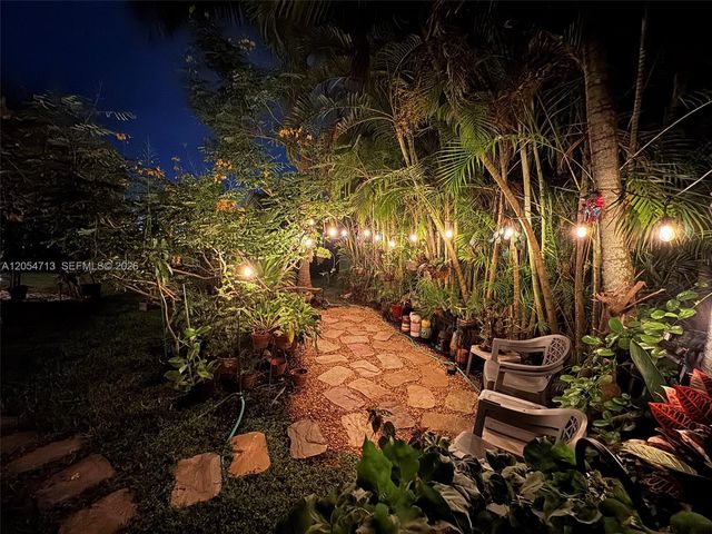 694 SW 168th Way, Pembroke Pines, FL 33027