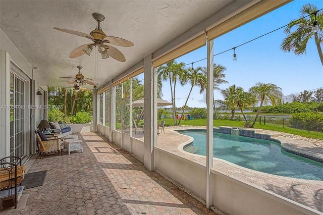 694 SW 168th Way, Pembroke Pines, FL 33027