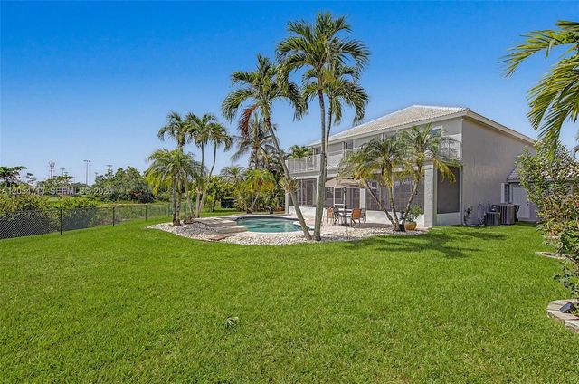 694 SW 168th Way, Pembroke Pines, FL 33027