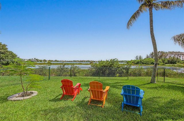 694 SW 168th Way, Pembroke Pines, FL 33027