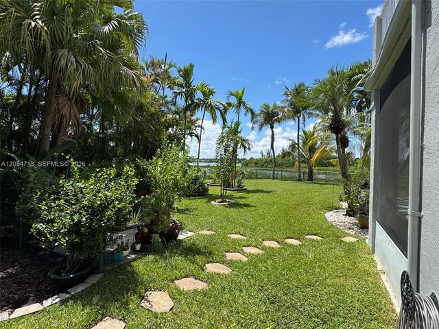 694 SW 168th Way, Pembroke Pines, FL 33027