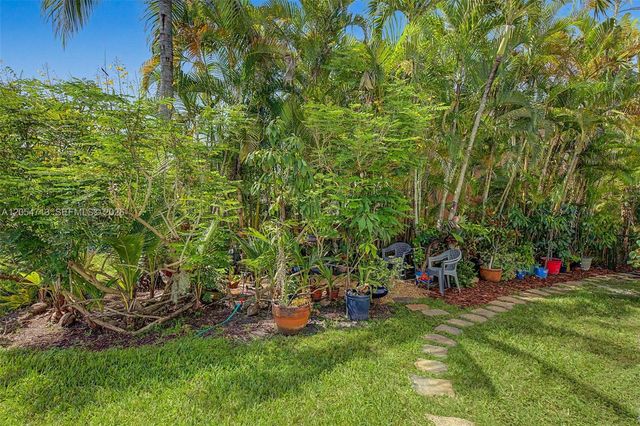 694 SW 168th Way, Pembroke Pines, FL 33027