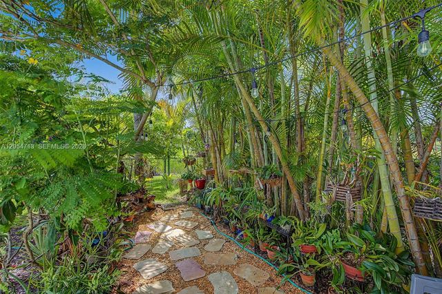 694 SW 168th Way, Pembroke Pines, FL 33027