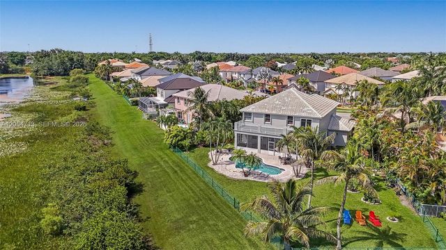 694 SW 168th Way, Pembroke Pines, FL 33027