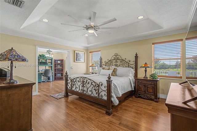 694 SW 168th Way, Pembroke Pines, FL 33027
