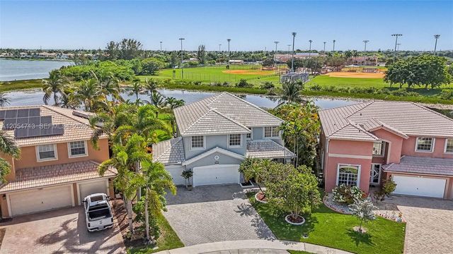 694 SW 168th Way, Pembroke Pines, FL 33027