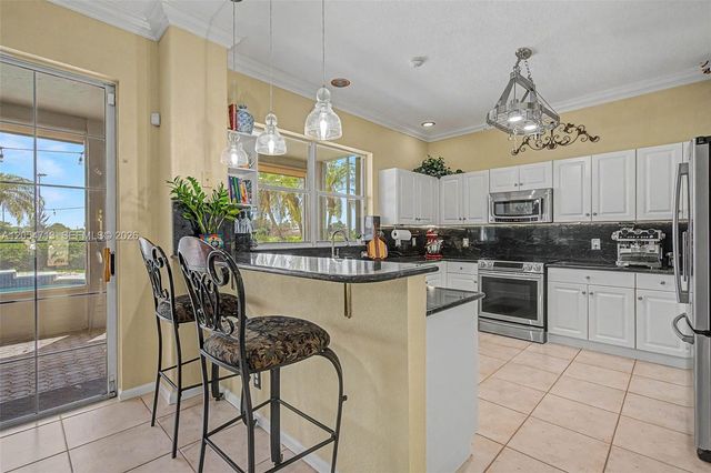 694 SW 168th Way, Pembroke Pines, FL 33027