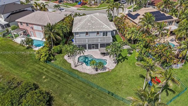 694 SW 168th Way, Pembroke Pines, FL 33027
