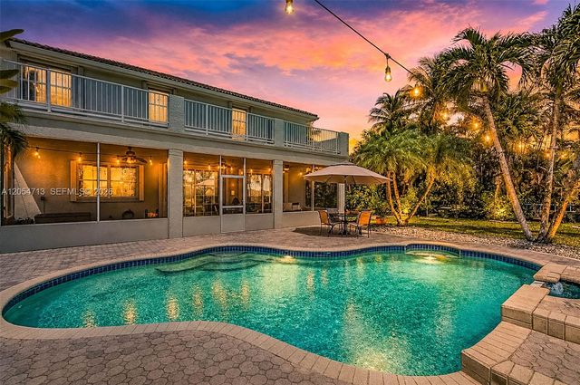 694 SW 168th Way, Pembroke Pines, FL 33027