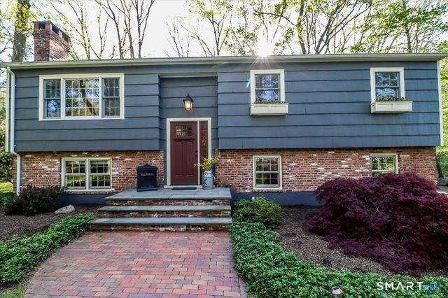 28 Fieldcrest Drive, Ridgefield, CT 06877