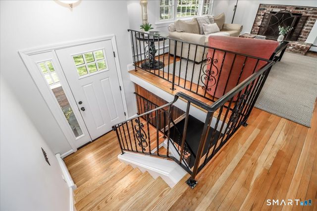 28 Fieldcrest Drive, Ridgefield, CT 06877