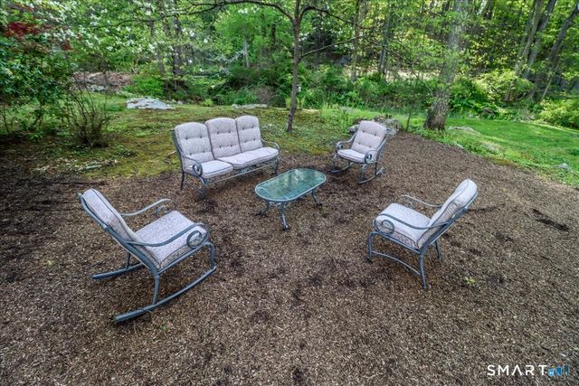 28 Fieldcrest Drive, Ridgefield, CT 06877