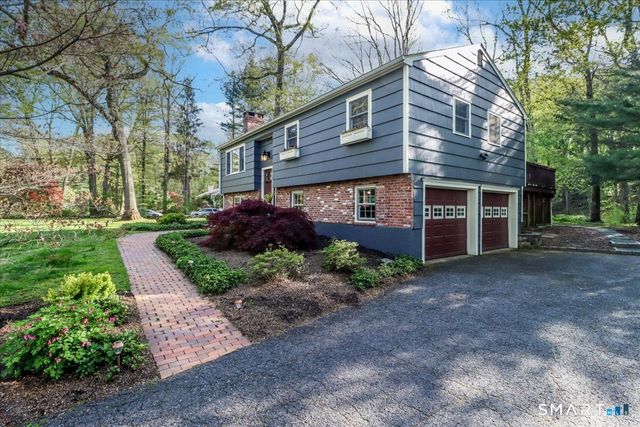 28 Fieldcrest Drive, Ridgefield, CT 06877