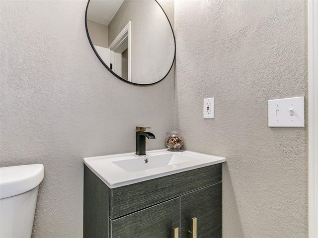 10209 Lyndon Road, Oklahoma City, OK 73120