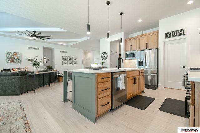 921 S 88th Street, Lincoln, NE 68520